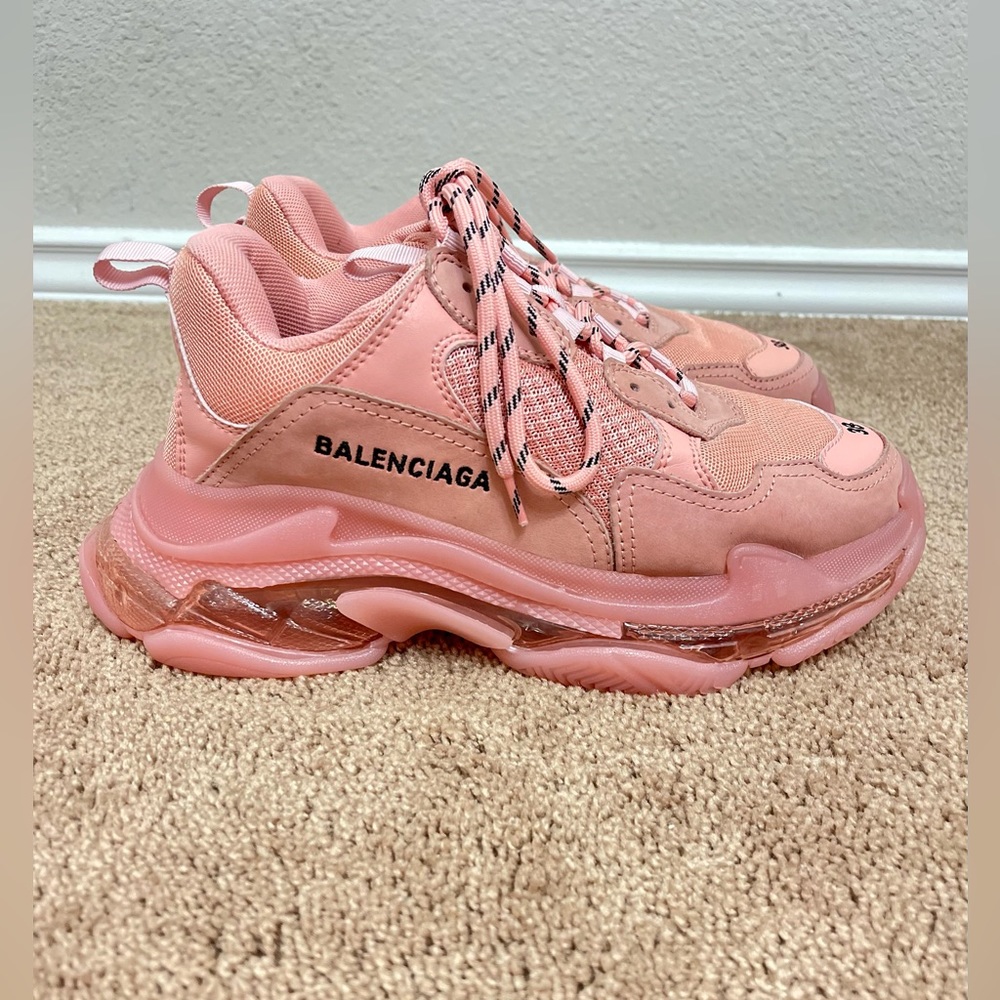 WOMEN'S BALENCIAGA TRIPLE S CLEAR SOLE SNEAKER IN DUSTY PINK SIZE 38 US 8